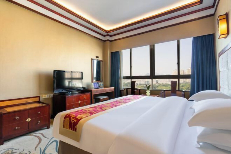 Bedroom 3, Pingguo International Hotel, Baise