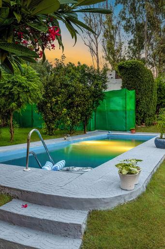 Sport & Beauty 5, Alaya Stays 3 BHK with Pvt Pool-Daffodil, Delhi