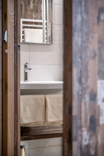 Bathroom 3, Hotel Sportpension Carinthia, Imst