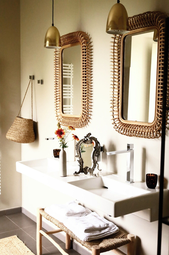Bathroom 5, Domaine de la Partoucie, Charente