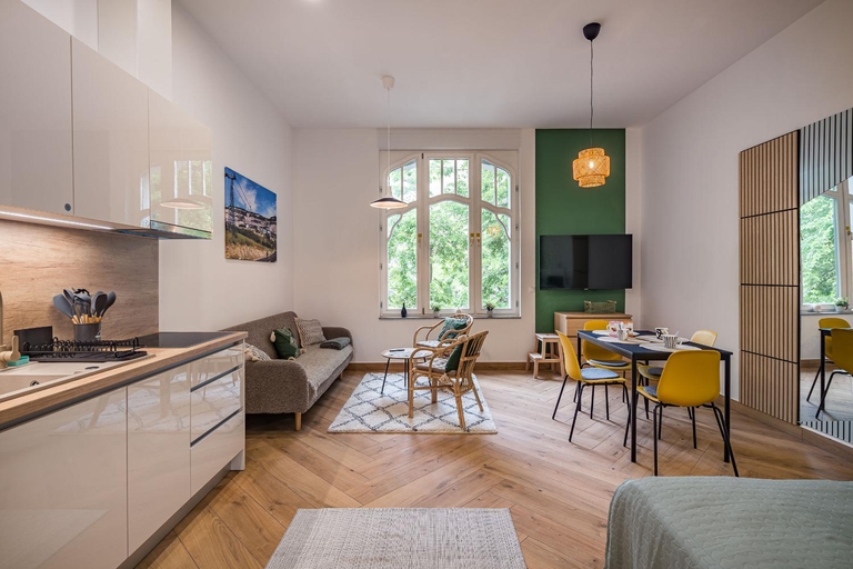 Others 5, Stafetahaz Apartmanok, Vác
