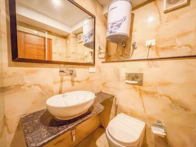 Bathroom 4, Nova Mayfield Hotel At Mall Road, Dehradun