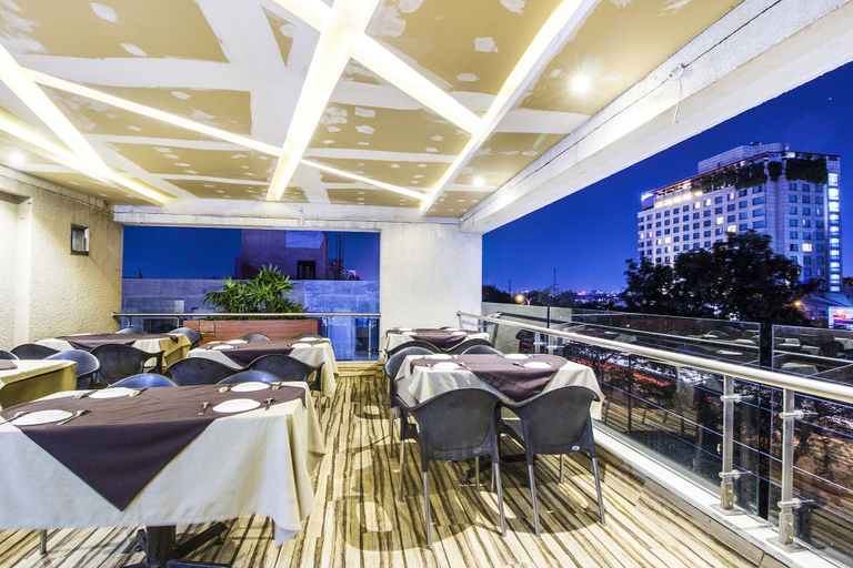 Food & Drinks 5, Fabhotel Prime Avenue, Indore