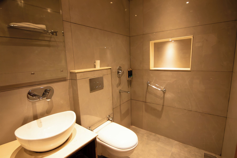 Bathroom 3, Jullundur Hotel, Chandigarh