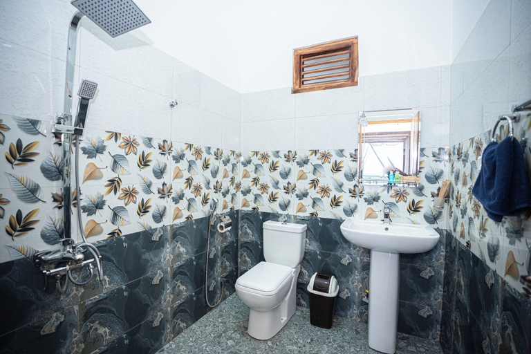Bathroom 4, Belmount Ella, Ella