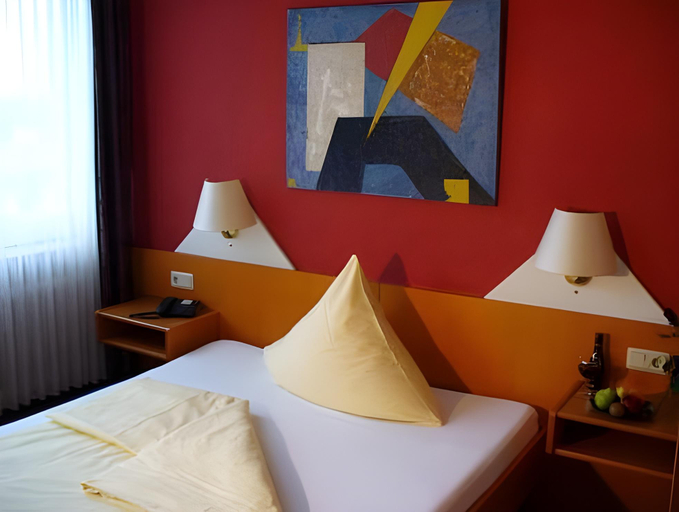 Bedroom 13