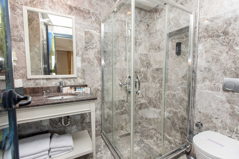 Bathroom 5, Baron Hotel & Spa, Fatih