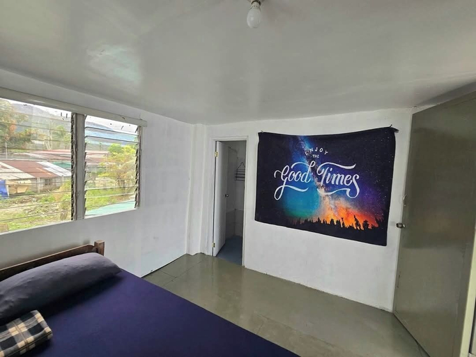 Bedroom 4, A.S.J. Backpackers Baler, Baler