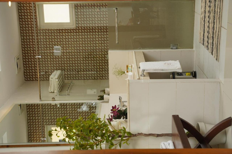 Bathroom 4, Grace Guest House, Islamabad