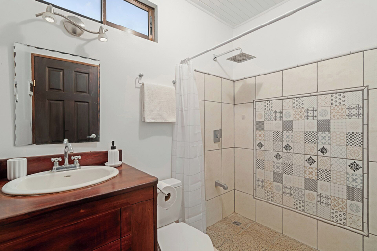 Bathroom 3, Villas Vibras, Santa Cruz
