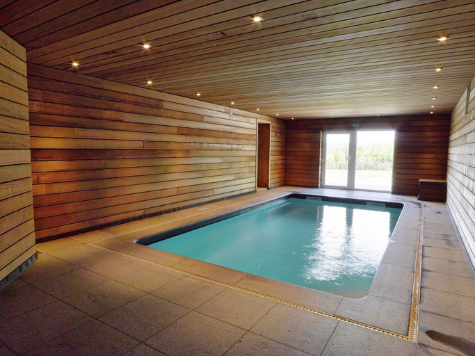 Sport & Beauty 1, Comfortable Chalet With Indoor Pool, Hammam and Sauna Near Stoumont, Liège