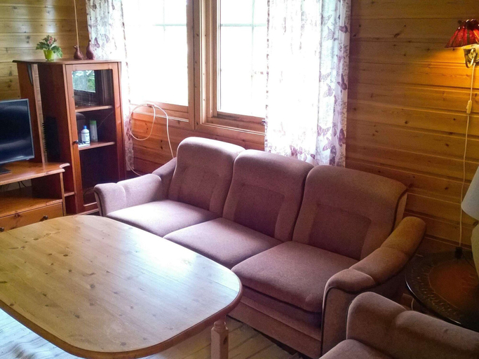 Others 5, 6 Person Holiday Home in Engavagen, Meløy