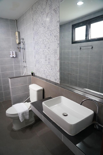 Bathroom 8