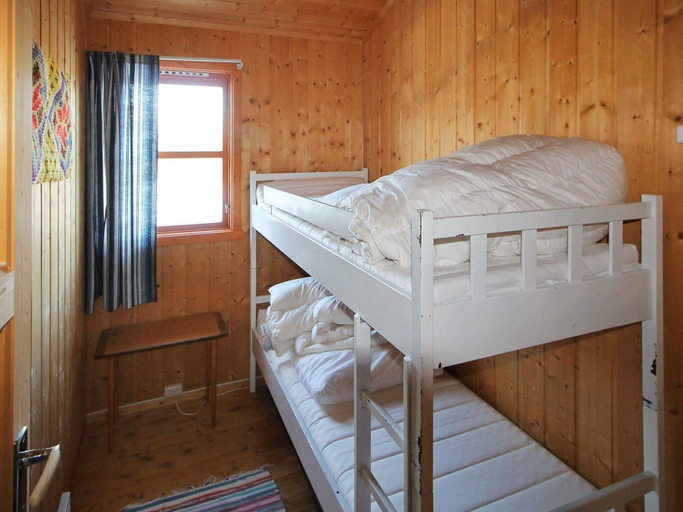 Bedroom 2, 4 Person Holiday Home in Foldereid, Nærøy