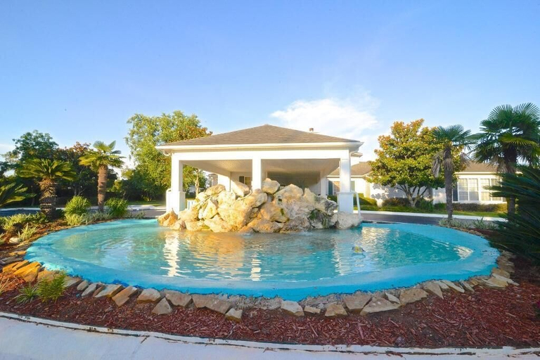 Sport & Beauty 4, Charming Condo With Luxe Amenities Less Than 10 Minutes From the Beach, Baldwin