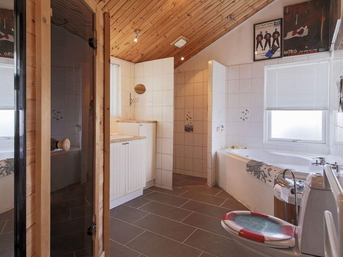 Bathroom 4, 5 Star Holiday Home in Jaegerspris, Frederikssund