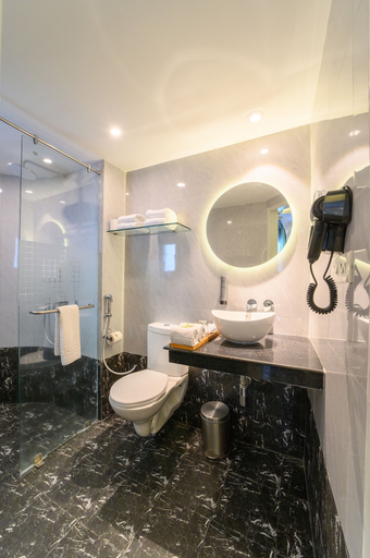 Bathroom 3, Sinclairs Siliguri, Darjiling