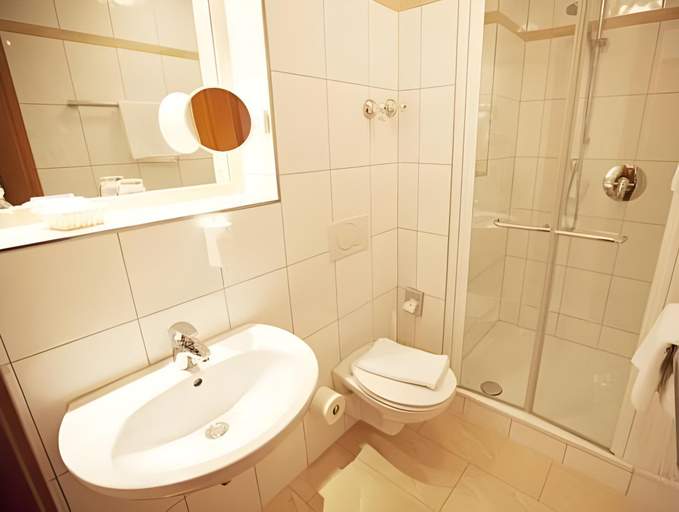 Bathroom 3, Widmann's Lowen, Heidenheim