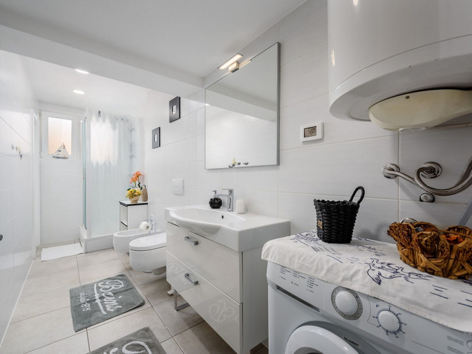 Bathroom 4, Spacious Holiday Home in Istria Croatia With Pool, Poreč