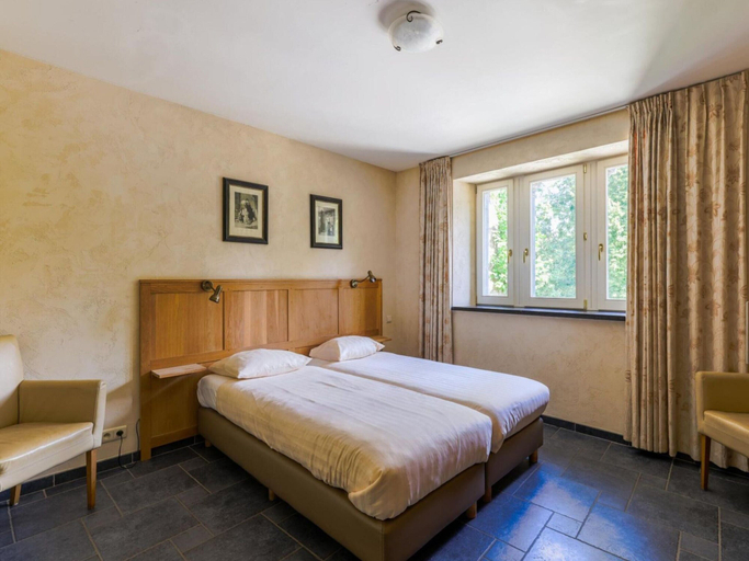 Bedroom 4, Tower Apartment in a 16th-century Castle, Liège