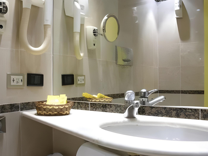 Bathroom 7