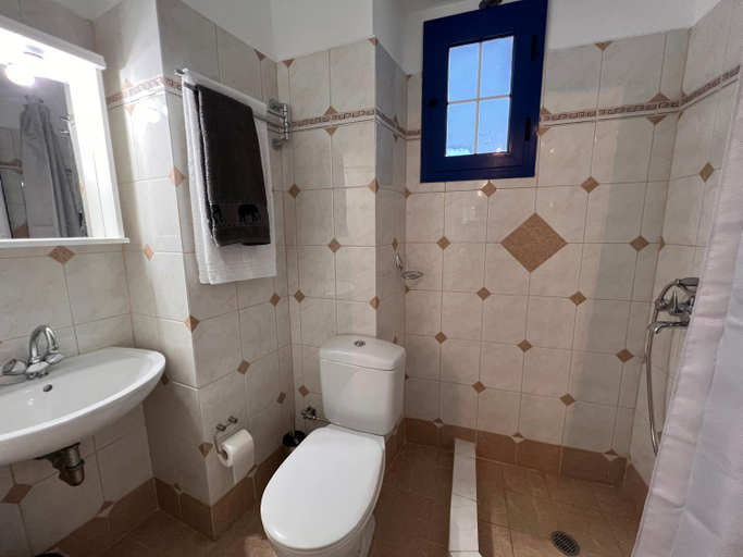 Bathroom 3, Elefanti Nani, South Aegean