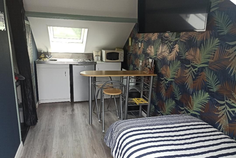 Bedroom 3, PETIT STUDIO MANSARDE 2 PERSONNES, Eure