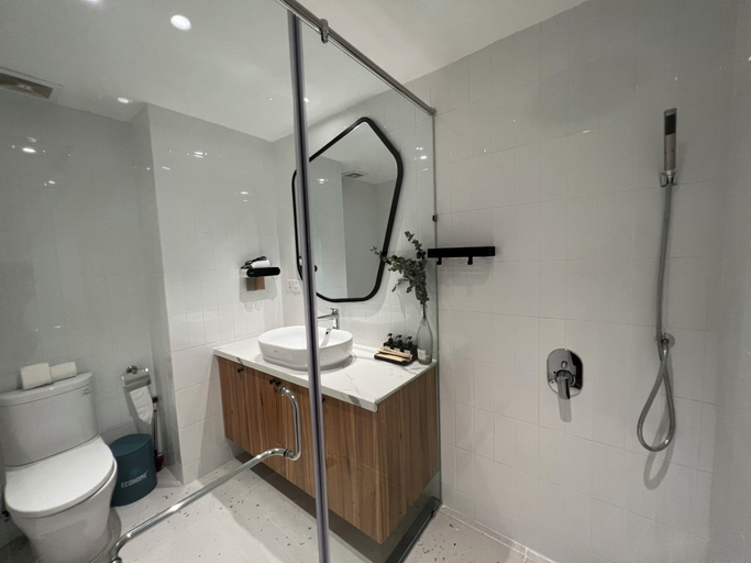 Bathroom 7