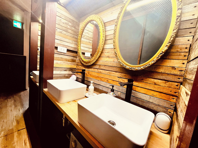 Bathroom 4, Drive in Ichinomiya, Ichinomiya