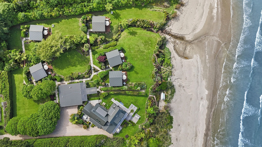 Exterior & Views, Adrift In Golden Bay, Tasman