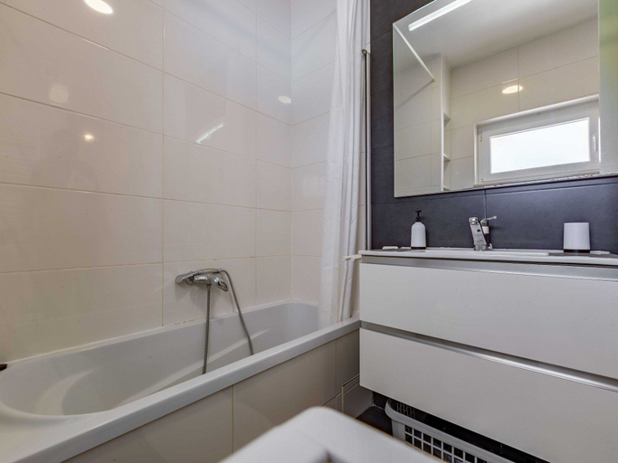 Bathroom 4, Serene Escape Near Zadar With Private Pool & Charming Outdoor Oasis, Poličnik
