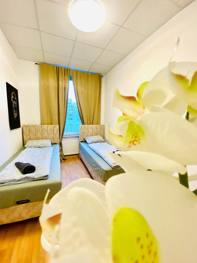 Bedroom 2, Rooms in Cozy 4BR Shared Apt Central, Wien