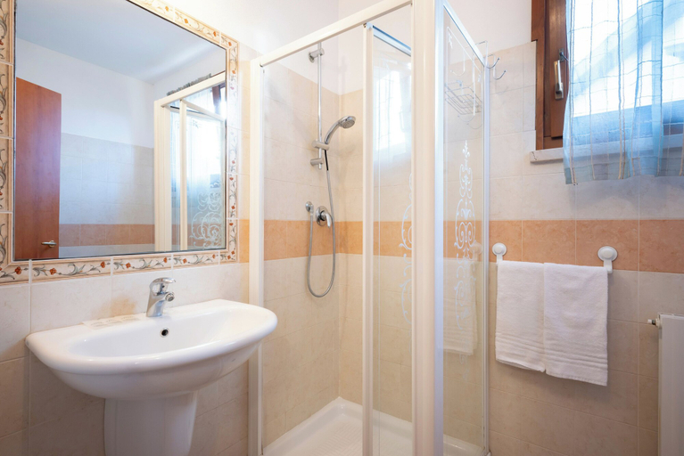 Bathroom 3, Follonica Apartments - Pool & Relax, Grosseto