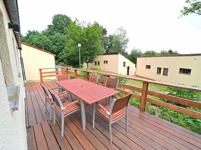 Dining 4, Bungalow by Lake Rabais in Virton, Luxembourg