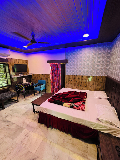 Bedroom 1, Shri Ganesh Hotel, Sirohi