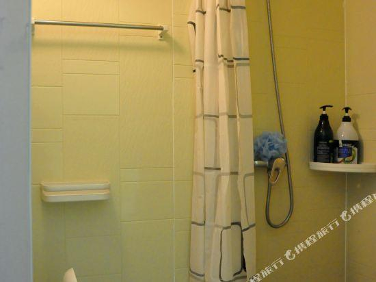 Bathroom 4, Yuanzu International Youth Hostel, Weihai