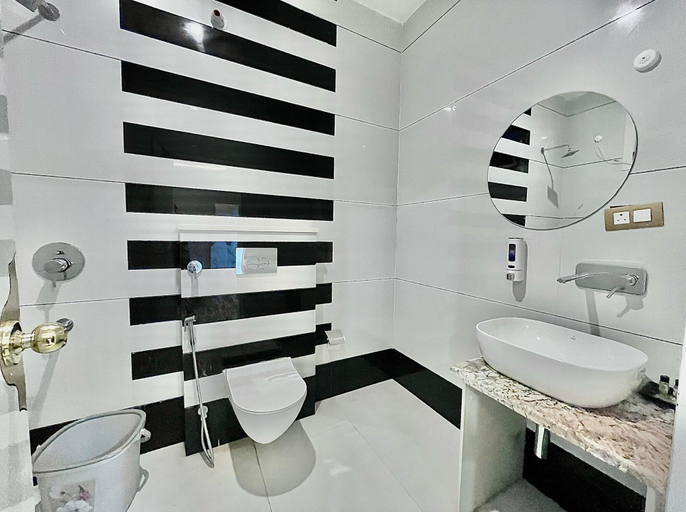 Bathroom 4, siyavar palace, Tikamgarh