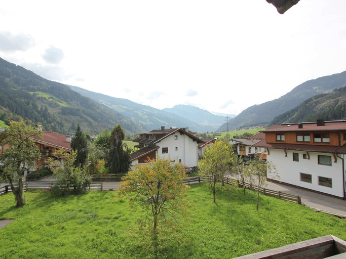 Others 4, Apartment in Stumm Near Ski Slopes, Schwaz