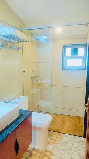 Bathroom 4, Le Magnifique, North Goa
