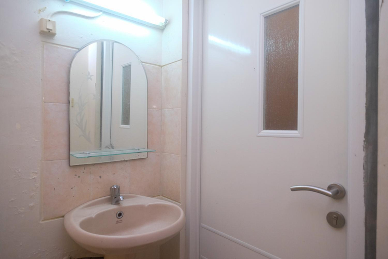 Bathroom 6