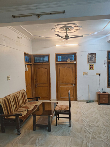 Others 4, Prayag Niwas, Kaushambi