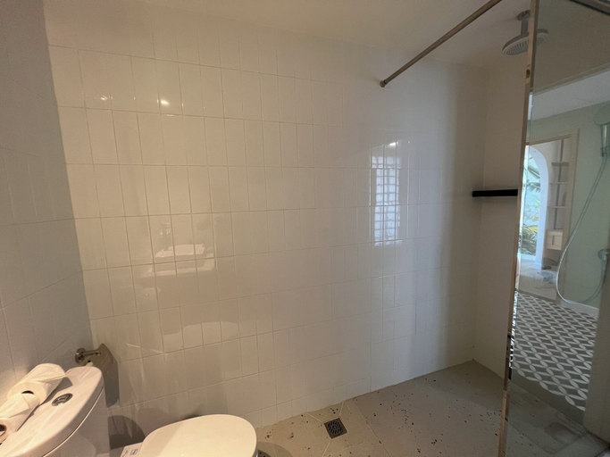 Bathroom 7
