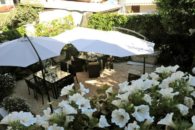 Others 4, B&B Il Cuore, Massa Carrara