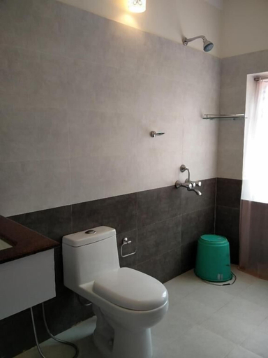 Bathroom 4, Colonel's Inn, The Nilgiris