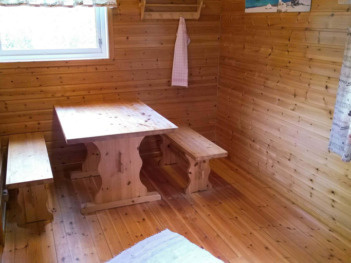 Others 4, 6 Person Holiday Home in Engavagen, Meløy