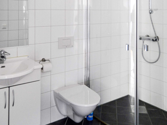 Bathroom, 4 Person Holiday Home in Sula, Frøya