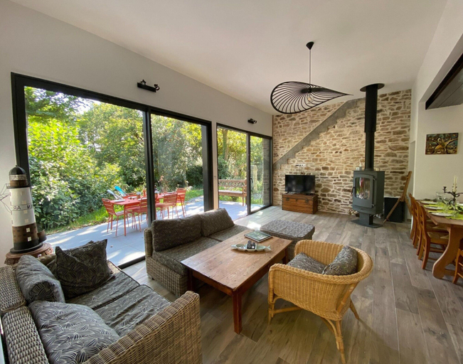 Living room 3, Holiday Home in Kerfany Near Beaches & Trails, Finistère
