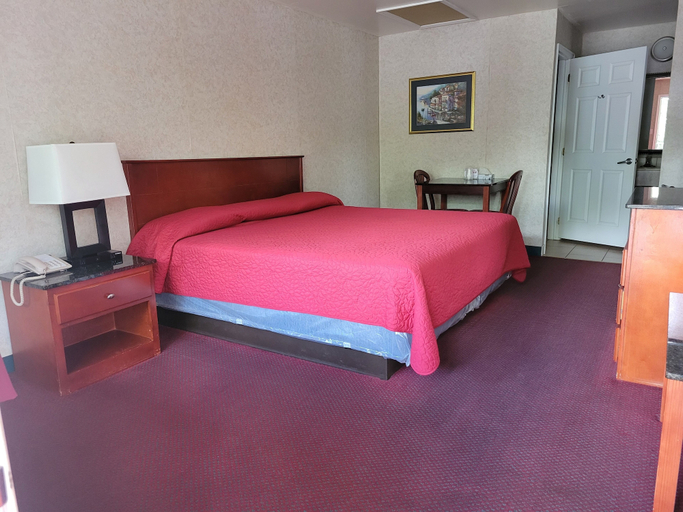Bedroom 3, Atrium Inn, Atlantic