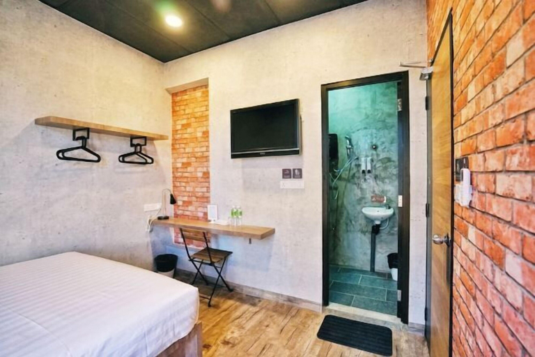 Bedroom 13