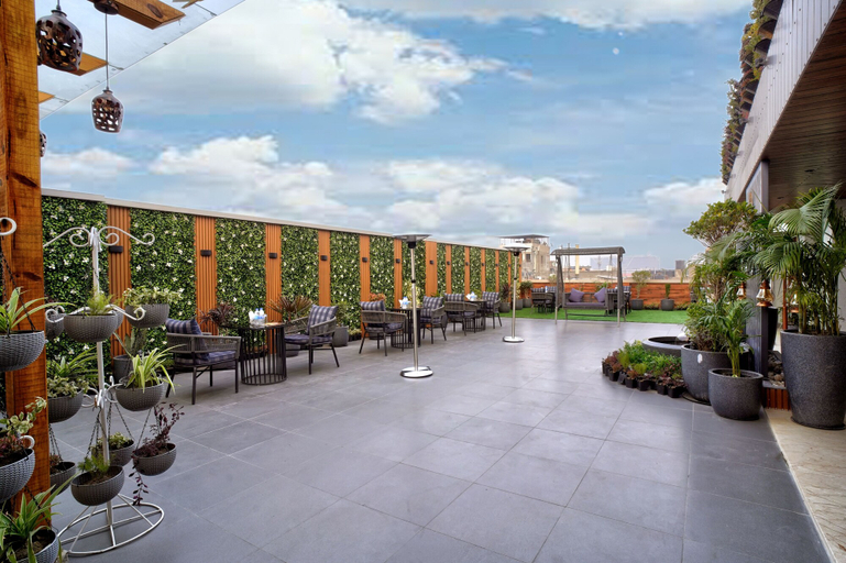 Public Area 4, Gold The Royal, Delhi